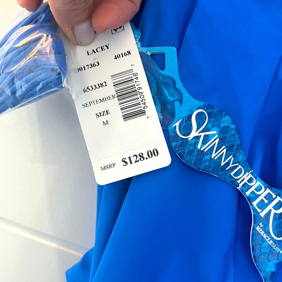 BEAUTIFUL “Lacey” Skinnydippers by miracle suit woman’s one piece bathing suit. - Picture 9 of 9